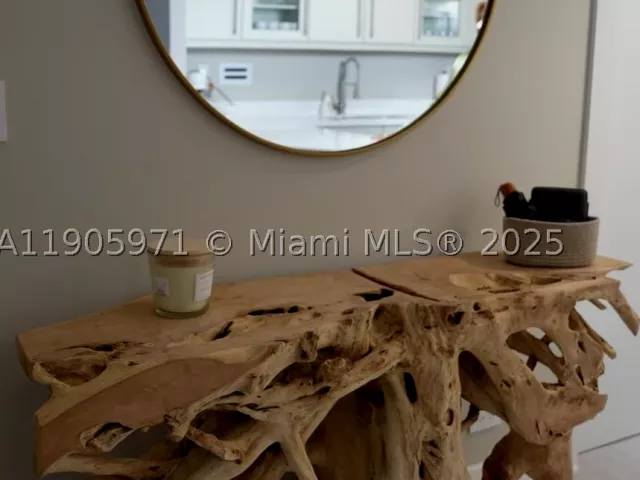 condo for rent in Miami Beach - 2301 Collins Ave 836 - MondialRealty