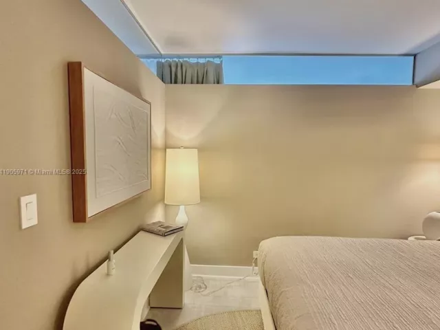 condo for rent in Miami Beach - 2301 Collins Ave 836 - MondialRealty