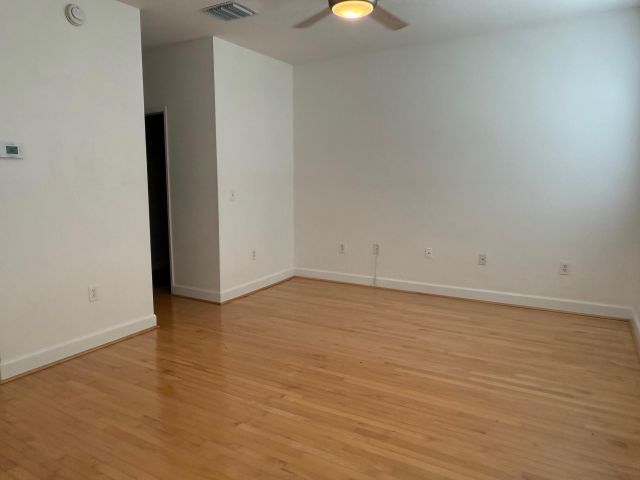 Home for rent at 606 Fern Street - photo 6747909