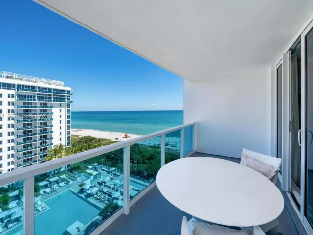 2-bedroom condo for sale in Miami Beach - 2301 Collins Ave 1414/1415 - MondialRealty