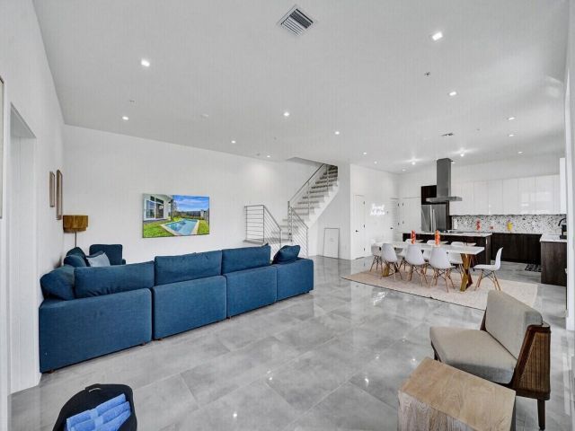 Home for rent at 1226 NE 15th Avenue - photo 6747824