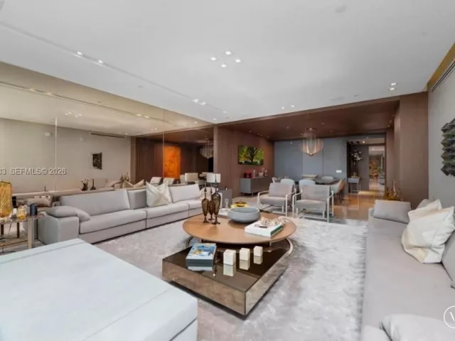 3-bedroom condo for sale in Surfside - 9349 Collins Ave 304 - MondialRealty