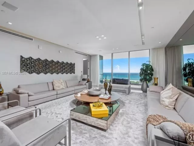 3-bedroom condo for sale in Surfside - 9349 Collins Ave 304 - MondialRealty