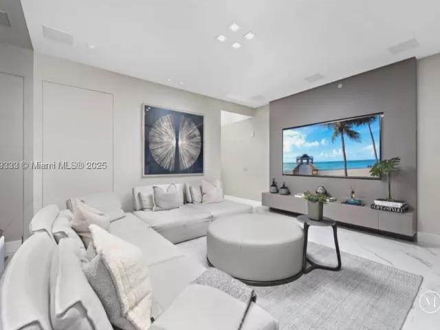 3-bedroom condo for sale in Surfside - 9349 Collins Ave 304 - MondialRealty