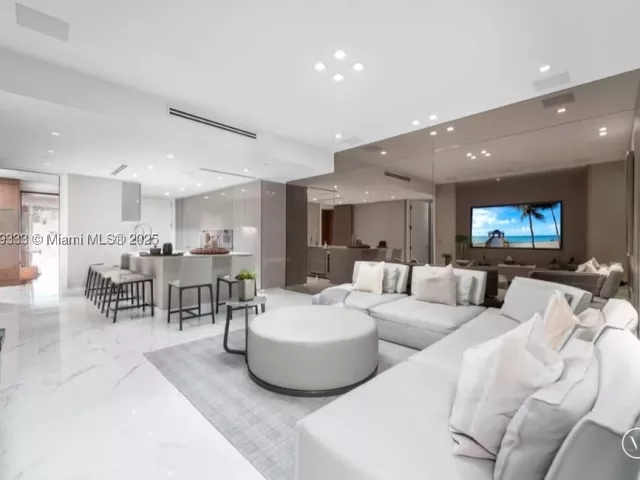 3-bedroom condo for sale in Surfside - 9349 Collins Ave 304 - MondialRealty