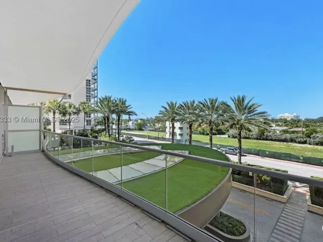 3-bedroom condo for sale in Surfside - 9349 Collins Ave 304 - MondialRealty