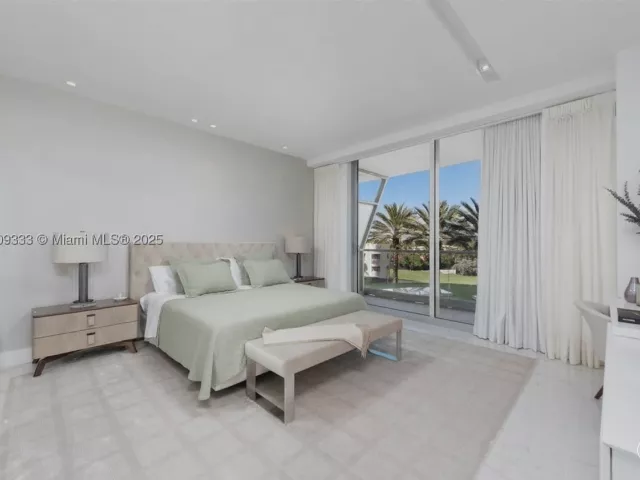 3-bedroom condo for sale in Surfside - 9349 Collins Ave 304 - MondialRealty