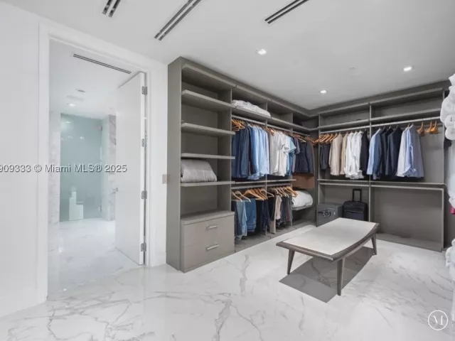 3-bedroom condo for sale in Surfside - 9349 Collins Ave 304 - MondialRealty