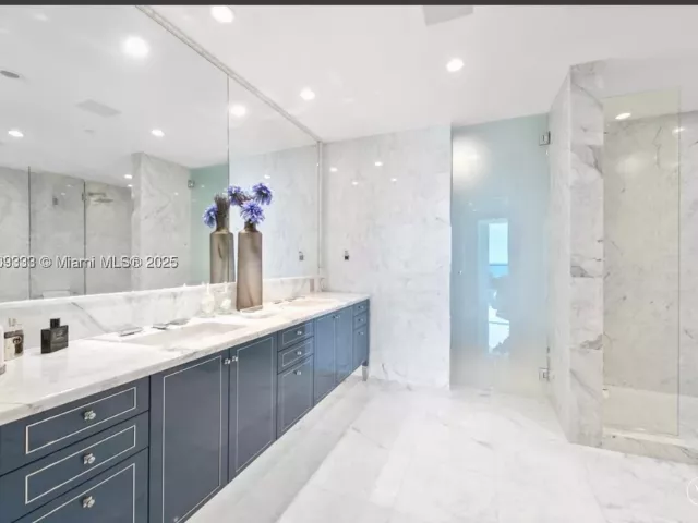 3-bedroom condo for sale in Surfside - 9349 Collins Ave 304 - MondialRealty
