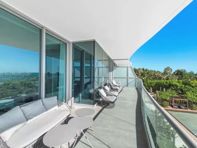 3-bedroom condo for sale in Surfside - 9349 Collins Ave 304 - MondialRealty