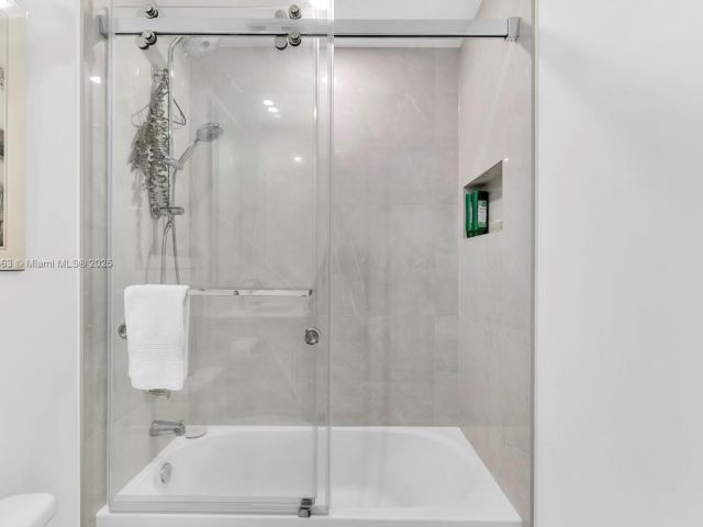 Apartment for sale  Unit #2-1004 - photo 6752337