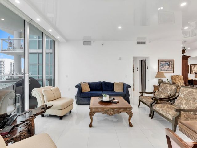 Apartment for sale  Unit #2-1004 - photo 6752342