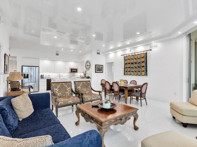 Apartment for sale  Unit #2-1004 - photo 6752343