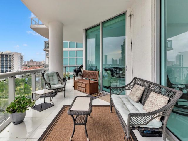 Apartment for sale  Unit #2-1004 - photo 6752344