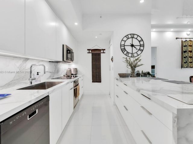 Apartment for sale  Unit #2-1004 - photo 6752347