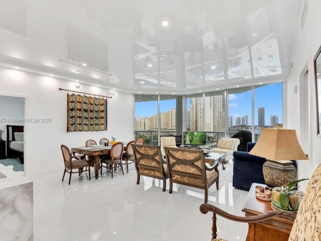 Apartment for sale  Unit #2-1004 - photo 6752350