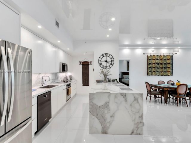 Apartment for sale  Unit #2-1004 - photo 6752351