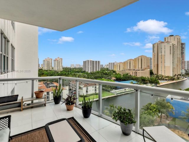 Apartment for sale  Unit #2-1004 - photo 6752353