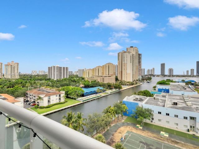 Apartment for sale  Unit #2-1004 - photo 6752354