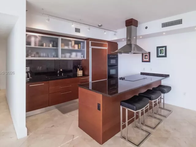 2-bedroom condo for rent in Hallandale Beach - 1850 S Ocean Dr 3805 - MondialRealty