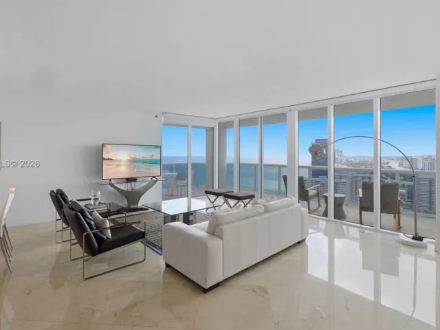 2-bedroom condo for rent in Hallandale Beach - 1850 S Ocean Dr 3805 - MondialRealty