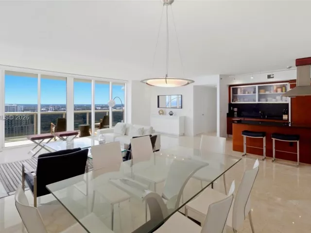 2-bedroom condo for rent in Hallandale Beach - 1850 S Ocean Dr 3805 - MondialRealty