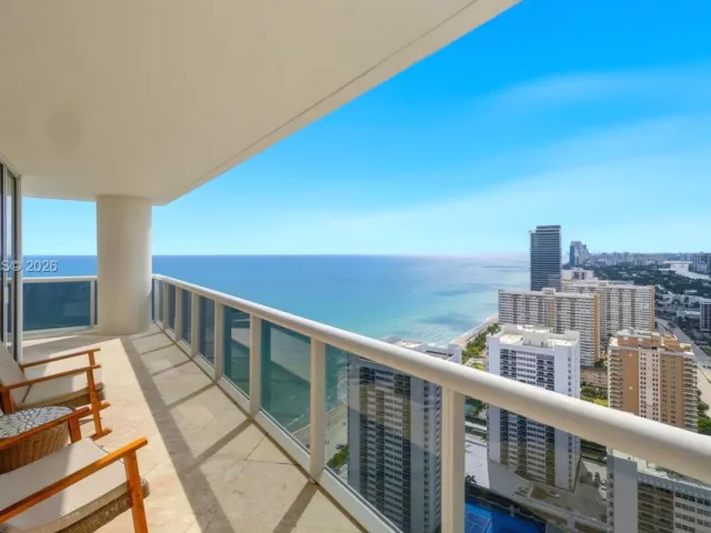 2-bedroom condo for rent in Hallandale Beach - 1850 S Ocean Dr 3805 - MondialRealty