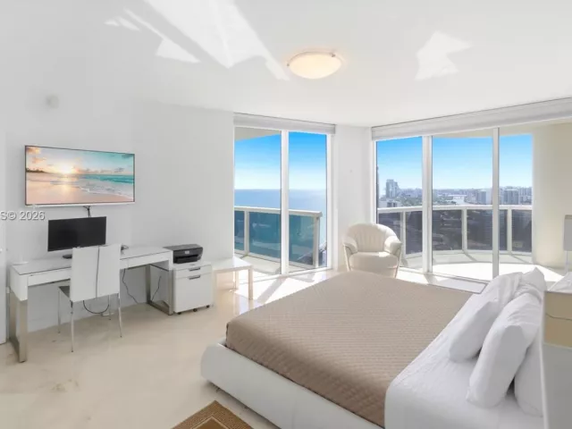 2-bedroom condo for rent in Hallandale Beach - 1850 S Ocean Dr 3805 - MondialRealty