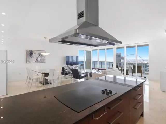 2-bedroom condo for rent in Hallandale Beach - 1850 S Ocean Dr 3805 - MondialRealty