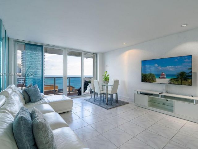 Apartment for sale  Unit #PH7 - photo 7502262