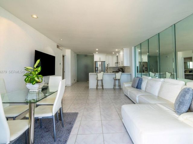 Apartment for sale  Unit #PH7 - photo 7502266