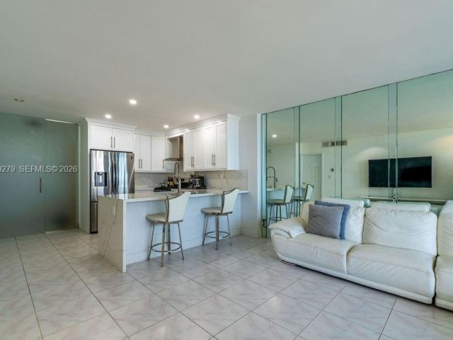 Apartment for sale  Unit #PH7 - photo 7502267