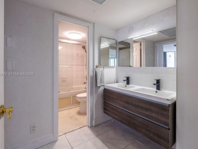 Apartment for sale  Unit #PH7 - photo 7502276