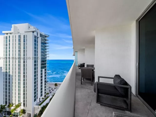2-bedroom condo for sale in Hollywood - 4111 S Ocean Dr 1204 - MondialRealty