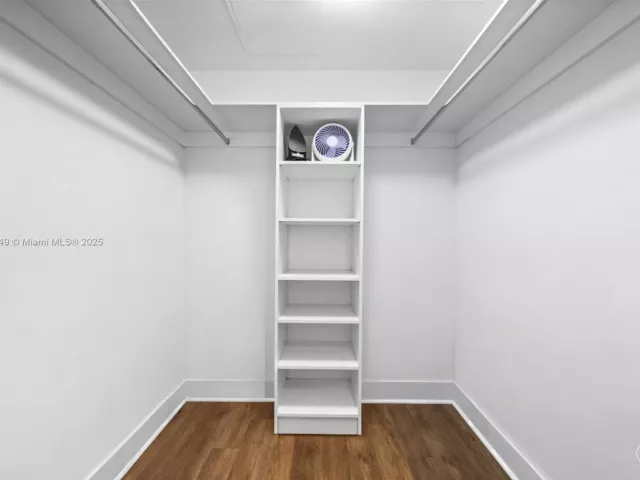 2-bedroom condo for sale in Hollywood - 4111 S Ocean Dr 1204 - MondialRealty