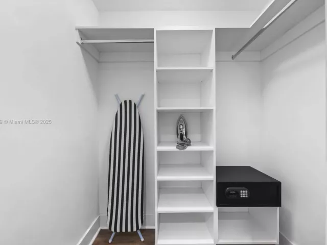 2-bedroom condo for sale in Hollywood - 4111 S Ocean Dr 1204 - MondialRealty