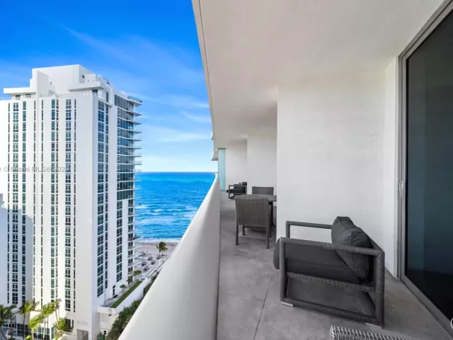 2-bedroom condo for sale in Hollywood - 4111 S Ocean Dr 1204 - MondialRealty