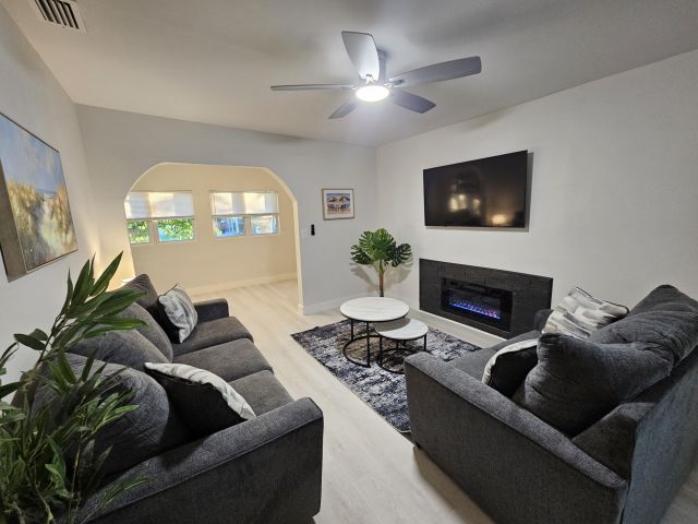 Home for rent at 719 Briggs Street - photo 6760824