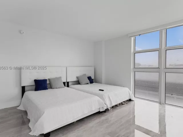 2-bedroom condo for sale in Sunny Isles Beach - 100 Bayview Dr 227 - MondialRealty