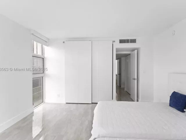 2-bedroom condo for sale in Sunny Isles Beach - 100 Bayview Dr 227 - MondialRealty