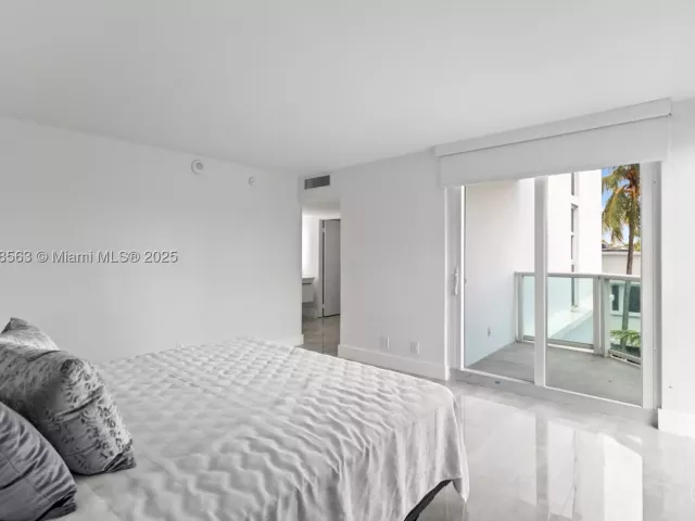 2-bedroom condo for sale in Sunny Isles Beach - 100 Bayview Dr 227 - MondialRealty