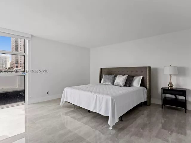 2-bedroom condo for sale in Sunny Isles Beach - 100 Bayview Dr 227 - MondialRealty