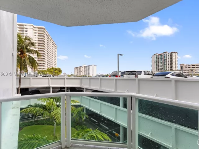 2-bedroom condo for sale in Sunny Isles Beach - 100 Bayview Dr 227 - MondialRealty