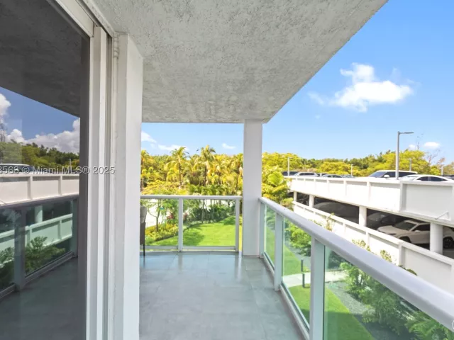 2-bedroom condo for sale in Sunny Isles Beach - 100 Bayview Dr 227 - MondialRealty