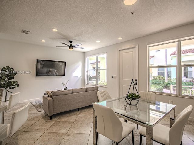 Home for rent at 1430 NW 48th Dr - photo 7453352