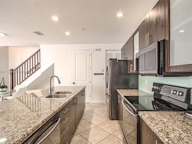 Home for rent at 1430 NW 48th Dr - photo 7453354