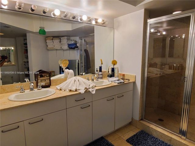 Apartment for sale  Unit #1602 - photo 6752879