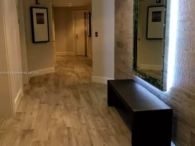 3-bedroom condo for sale in Aventura - 21055 Yacht Club Dr 1602 - MondialRealty