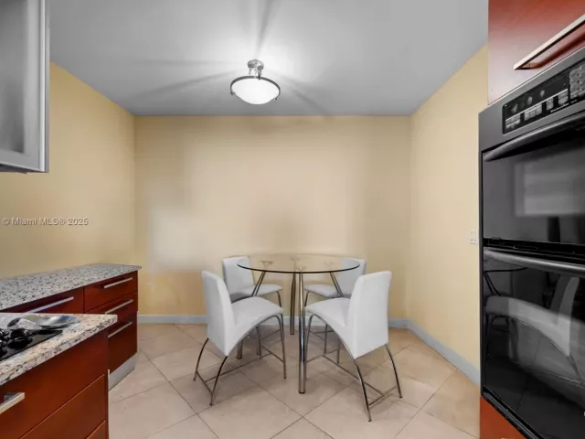 3-bedroom condo for sale in Hallandale Beach - 1800 S Ocean Dr 2603 - MondialRealty
