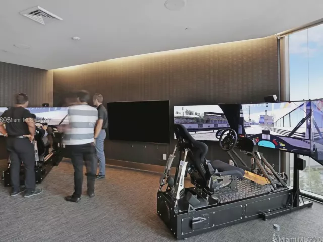 3-bedroom condo for rent in Sunny Isles Beach - 18555 Collins Ave 4804 - MondialRealty